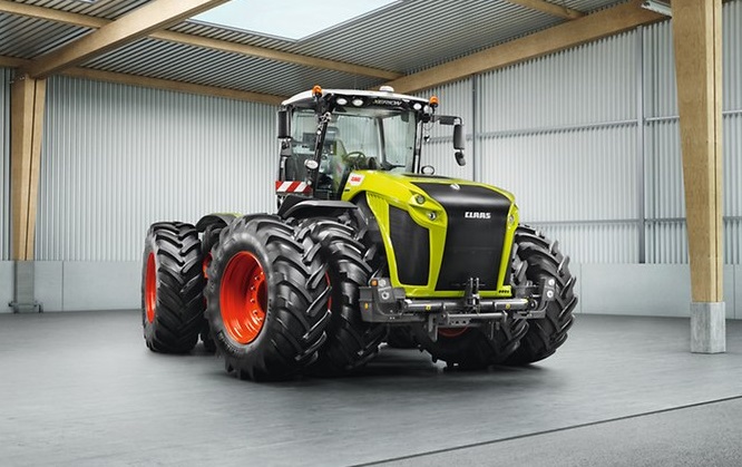 images/Class XERION Tractor.jpg
